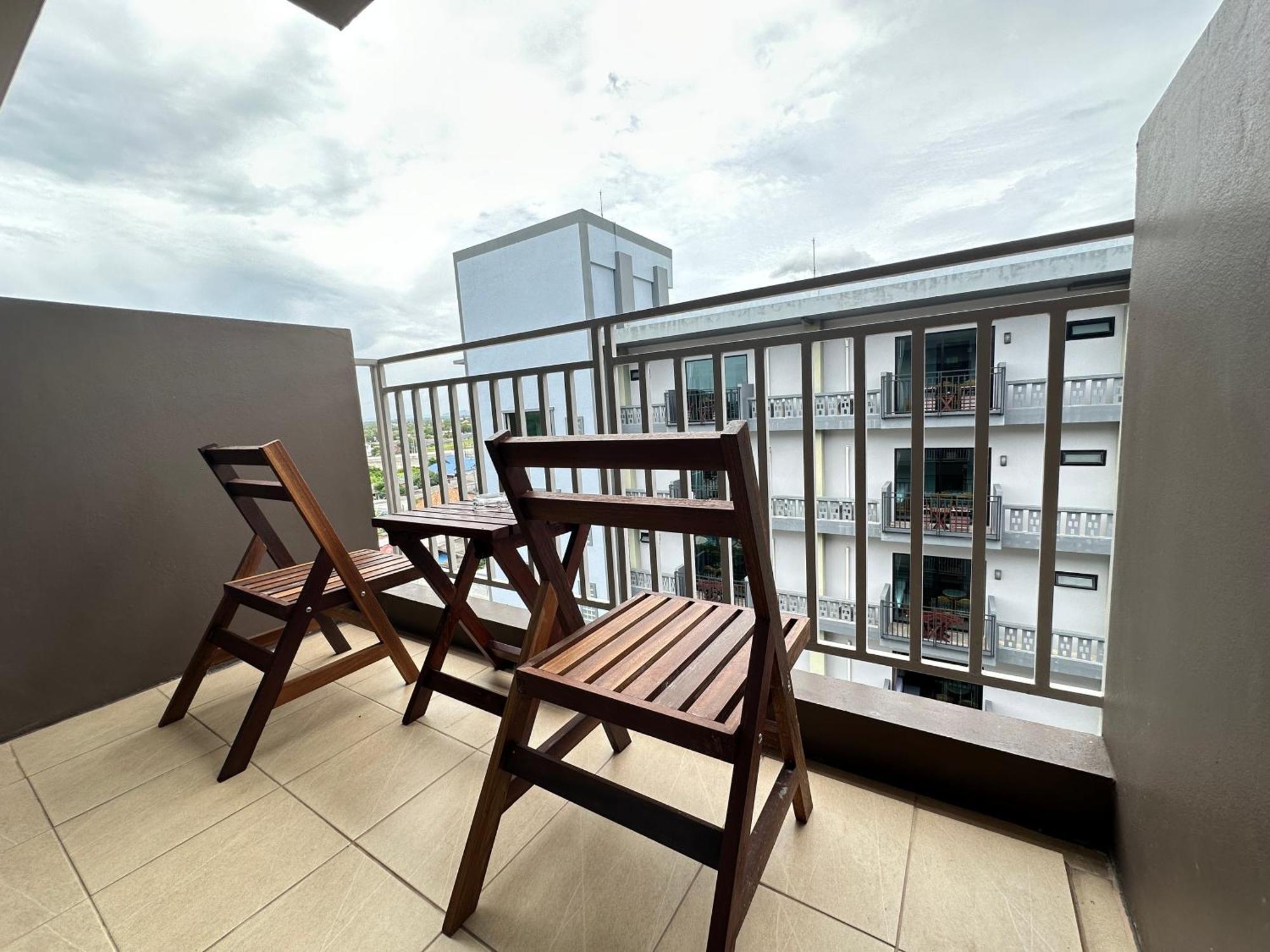 Mangrove Prestige Hotel Na Chom Thian Exterior foto